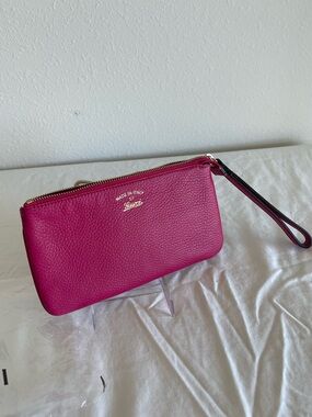 Authentic Gucci 368878 Wristlet Wallet Pouch Leather Hot Pink New